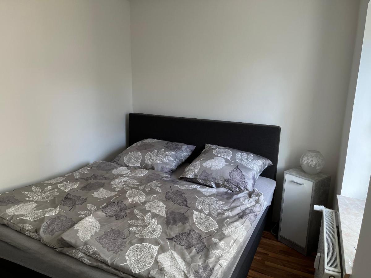 Schone Kleine Wohnung Mit Terrasse Nahe Centro Ομπερχάουζεν Εξωτερικό φωτογραφία